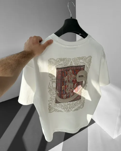 Ekru Oversize Sırtı Halı Nakışlı Premium Vintage Tişört