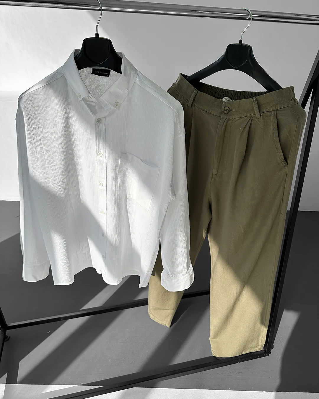 IMG_7139 Keten Beyaz Gömlek SW Haki Extra Baggy Pantolon Oversize Takım