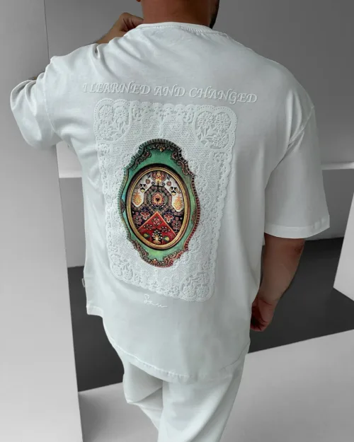 Beyaz Halı Ayna Nakışlı Premium Oversize Tişört